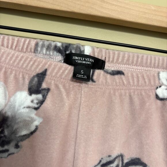 Simply Vera Vera Wang Women’s 2-Piece Velour Pajamas Pants and Shirt Small - Picture 9 of 10